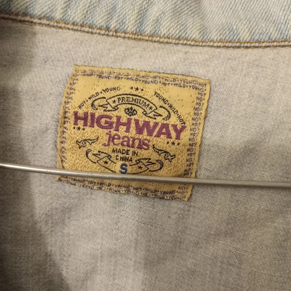Crop jean jacket - Picture 3 of 5